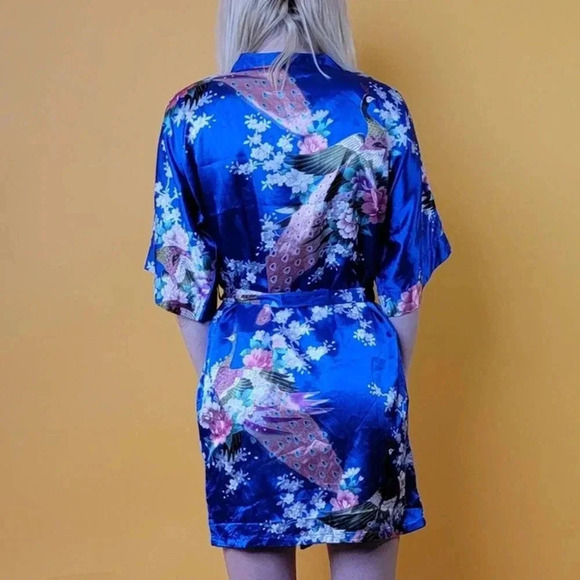 Silky Japanese Floral Robe - S - Picture 2 of 8